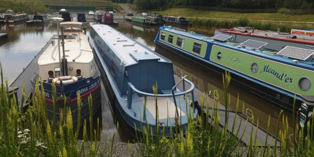Navigating Warwickshire's Waterways: A Guide to Memorable Narrowboat Holidays