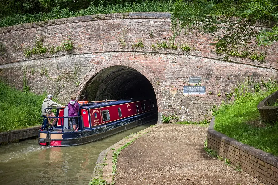 Tips For Safe Passage Through Canal Tunnels