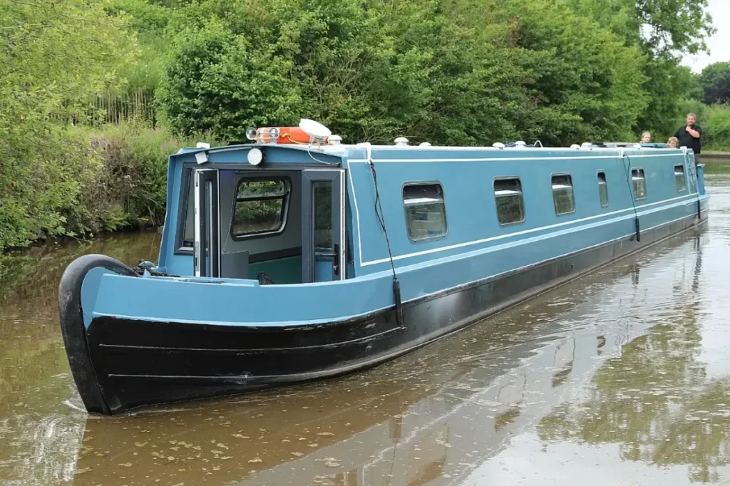 Top Safety Tips To Remember On Your Luxury Narrowboat Holiday